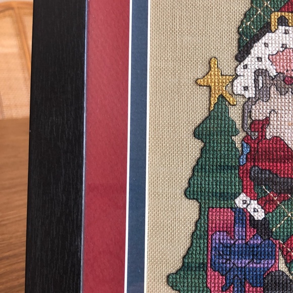 SANTA  GNOME  WITH GIFTS- HANDMADE NEEDLEPOINT - FREMED-BRAND NEW - Picture 5 of 9